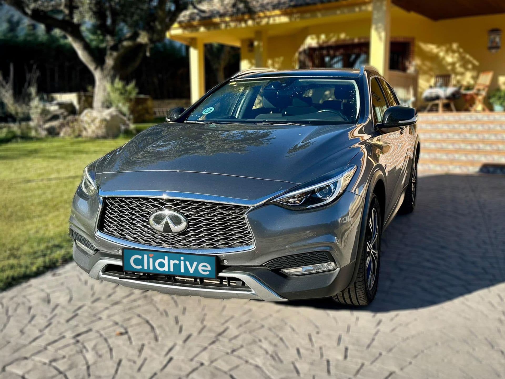 INFINITI qx30