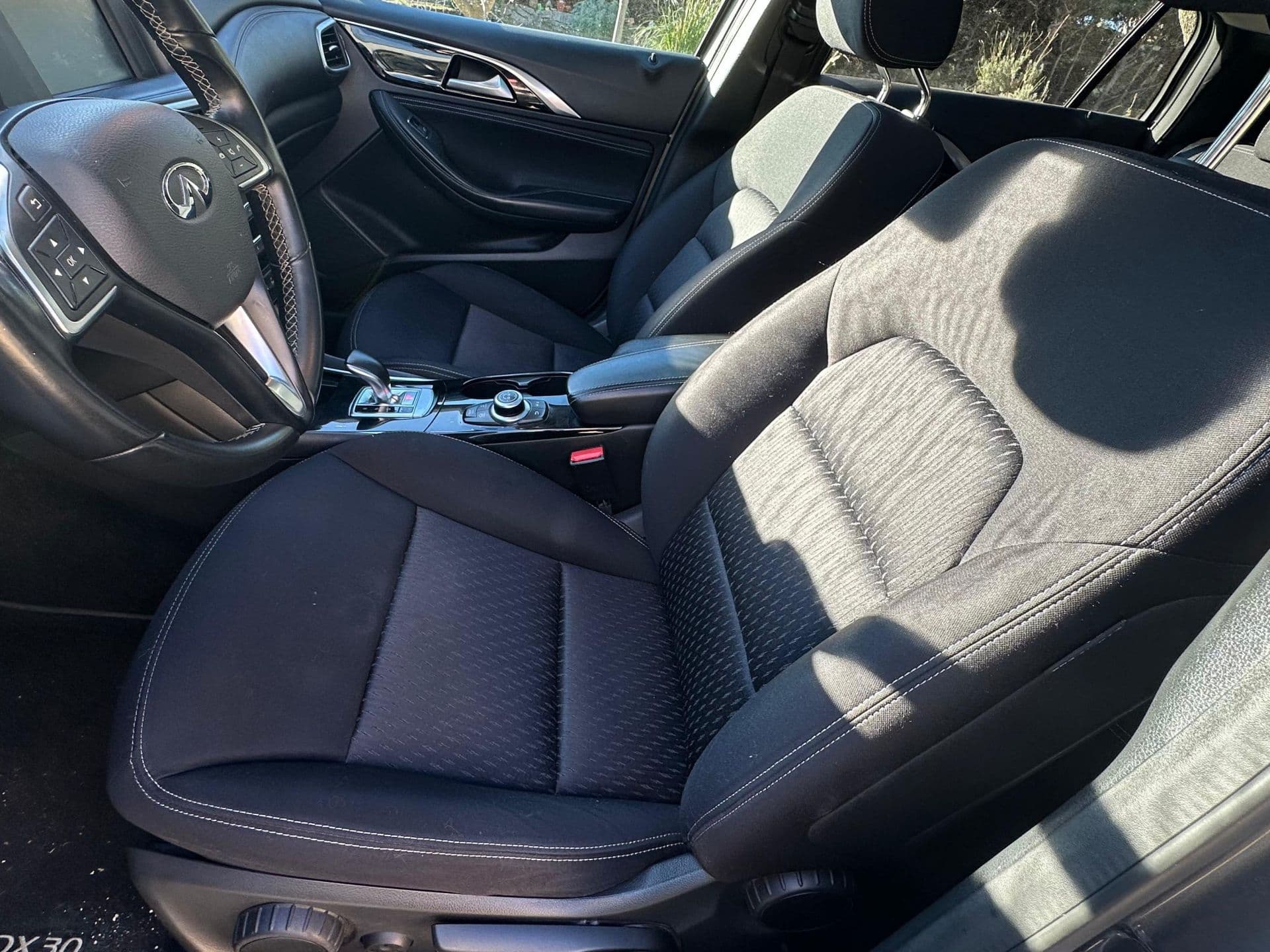 INFINITI qx30