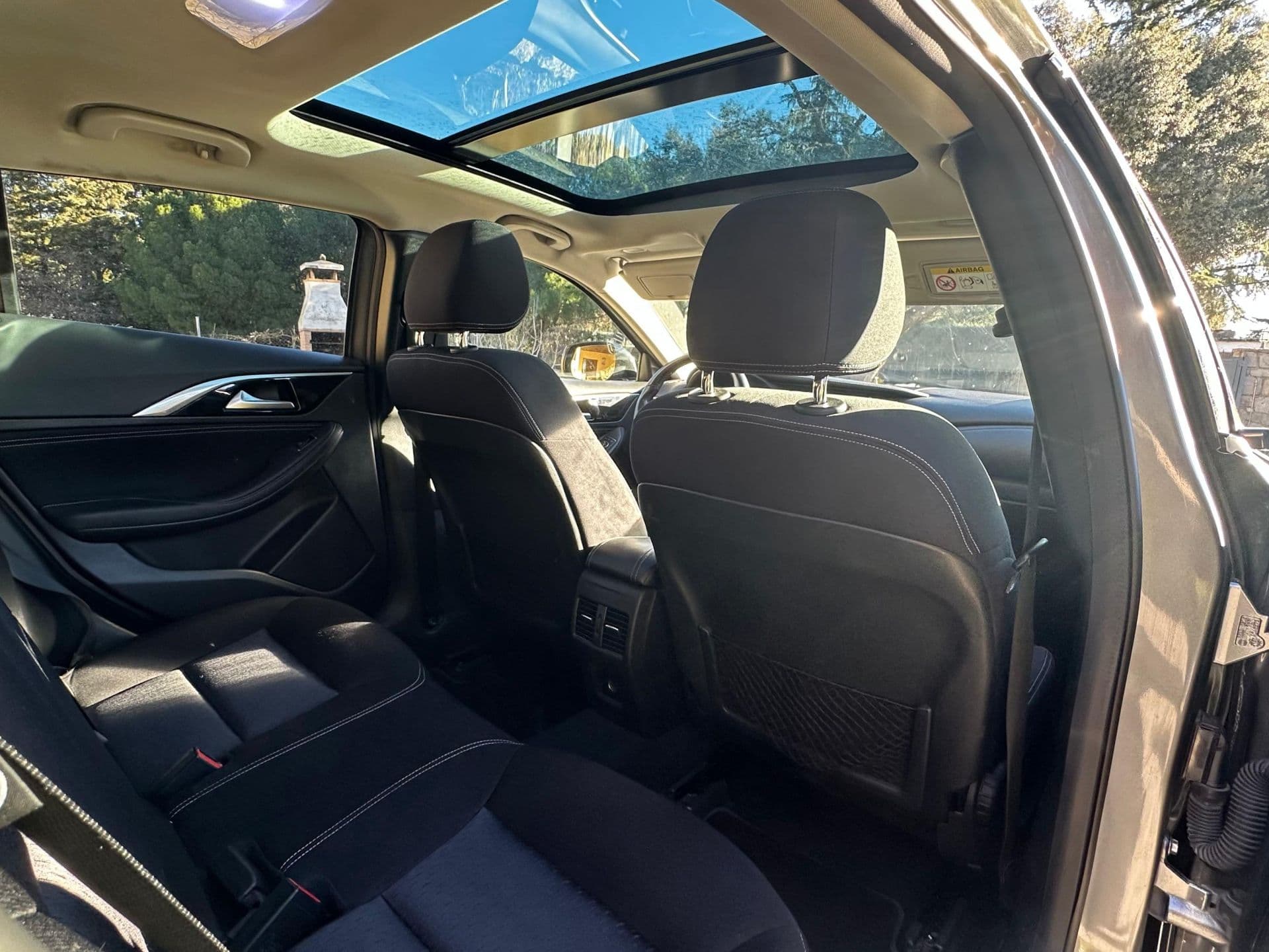 INFINITI qx30