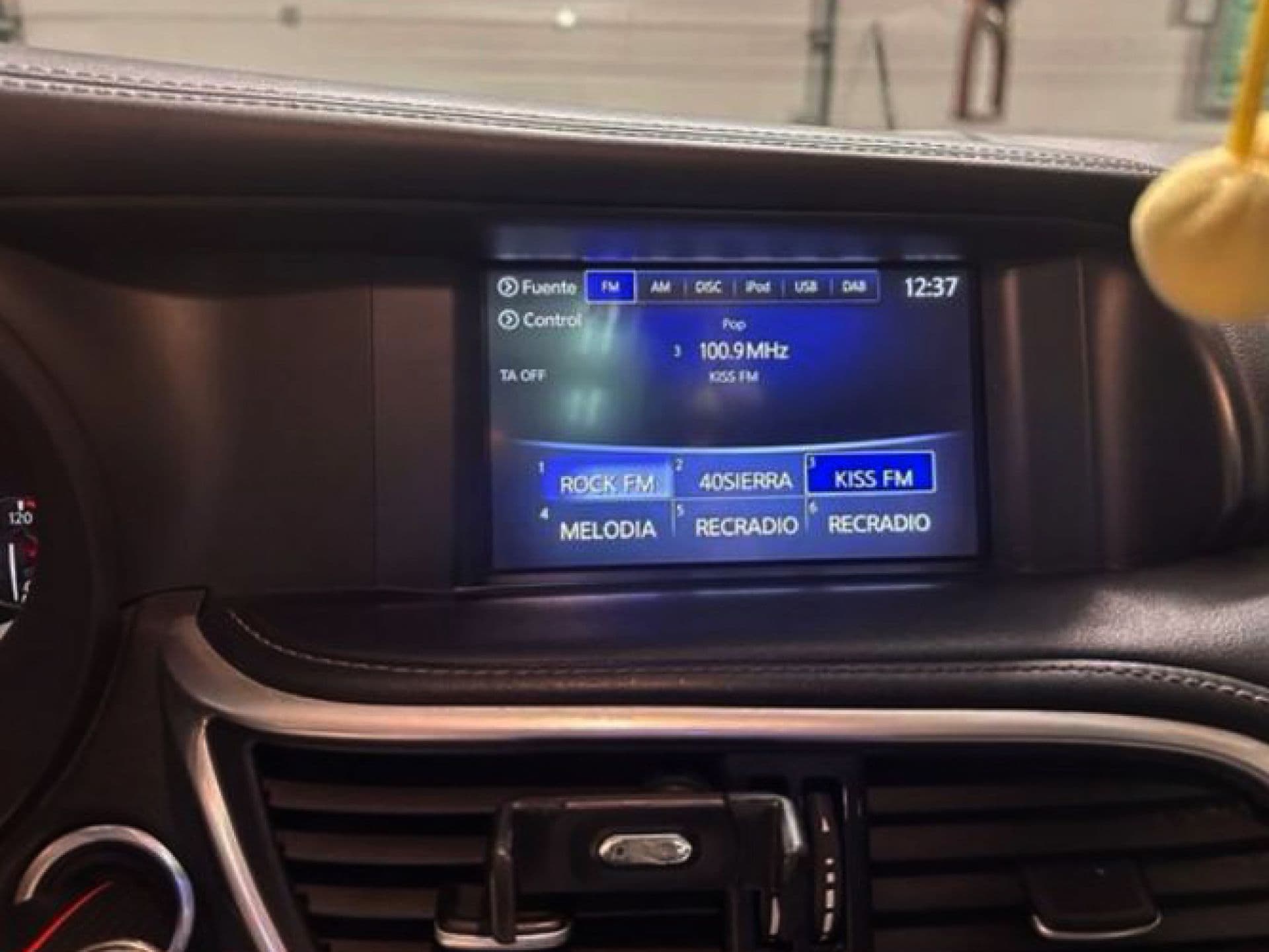 INFINITI qx30