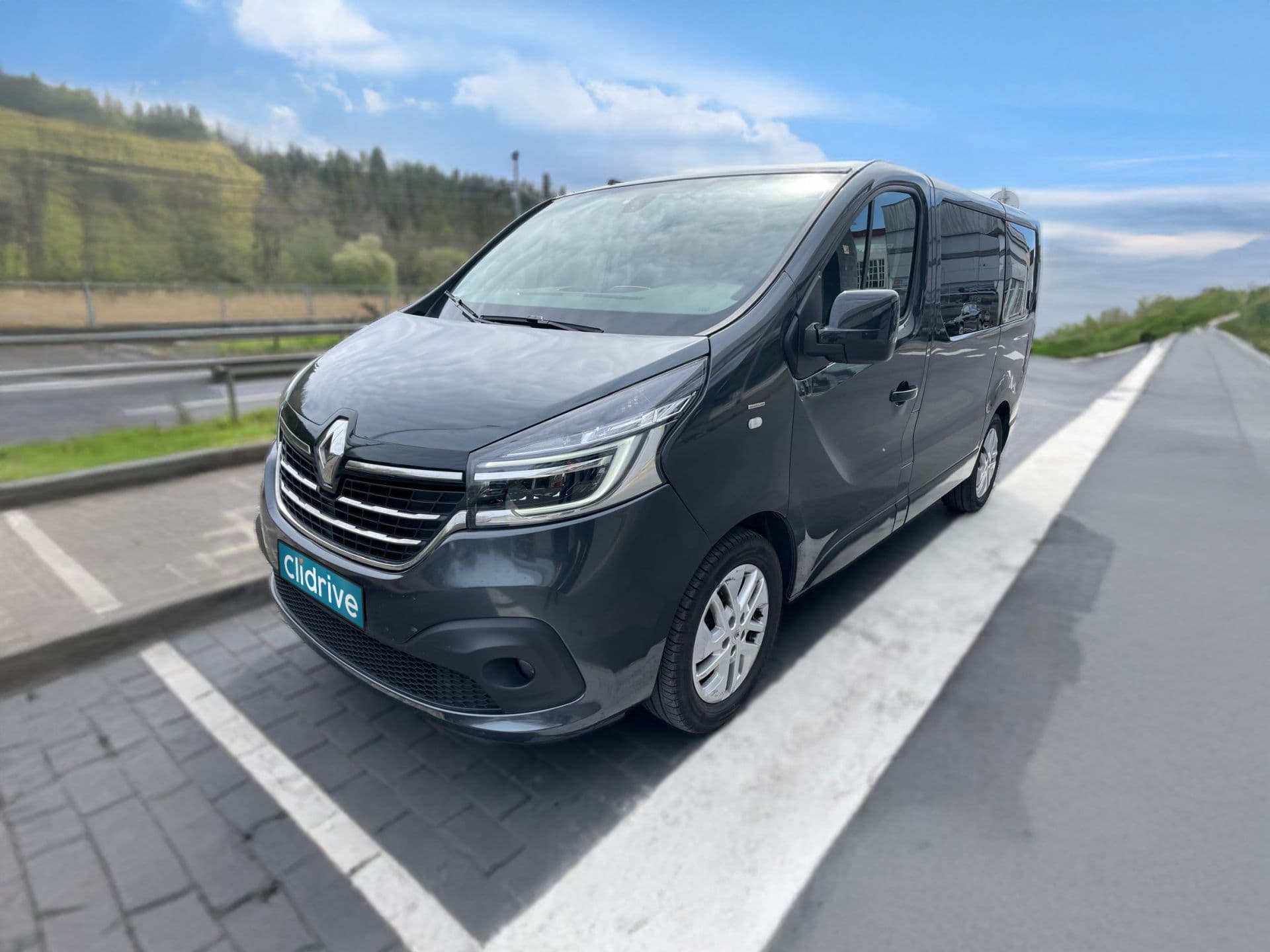 RENAULT trafic