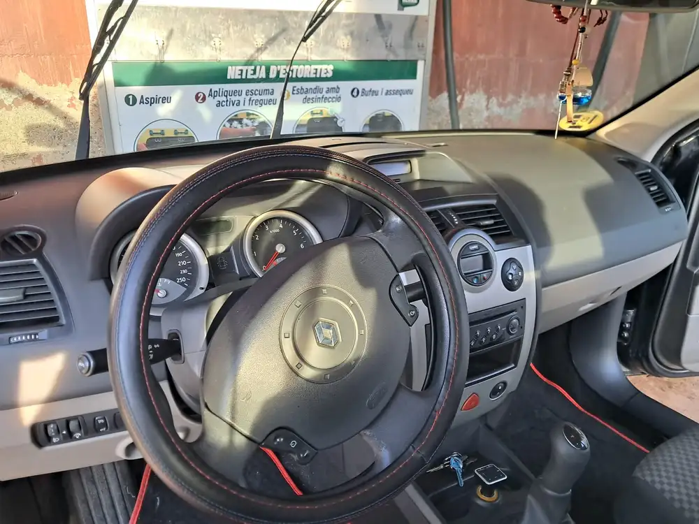 RENAULT megane - Foto 6 | Clidrive
