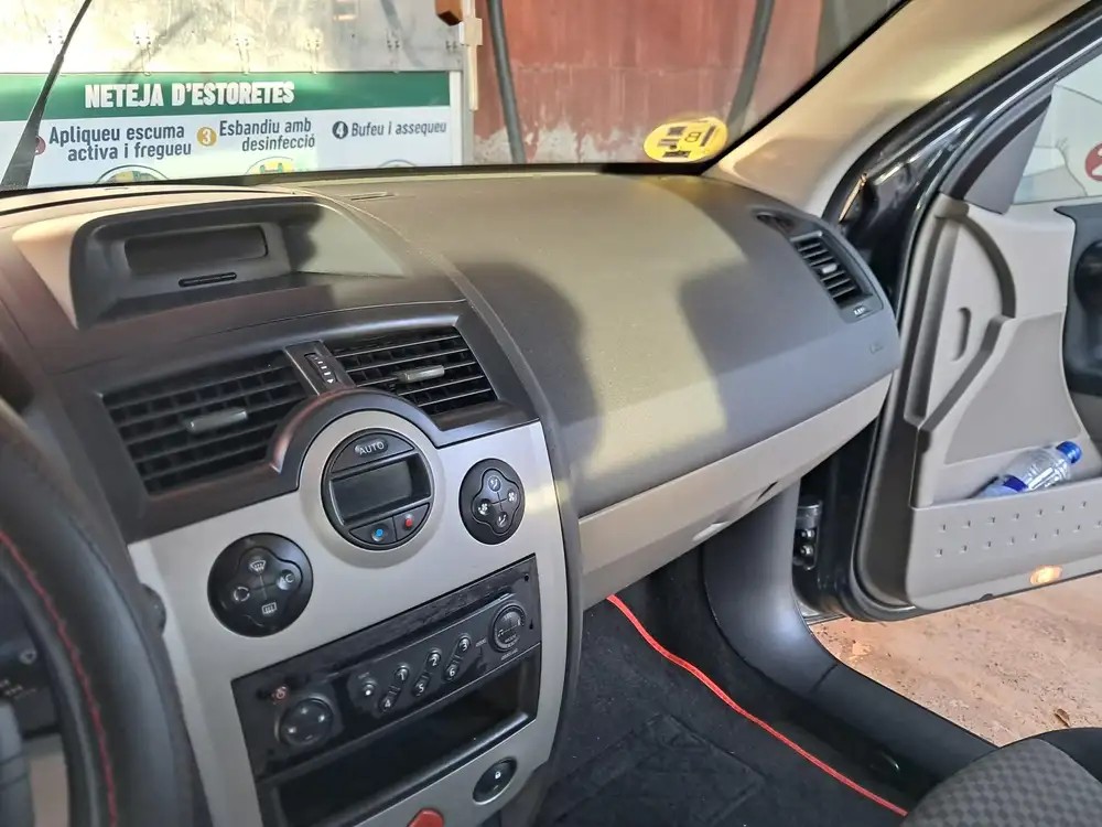 RENAULT megane - Foto 8 | Clidrive