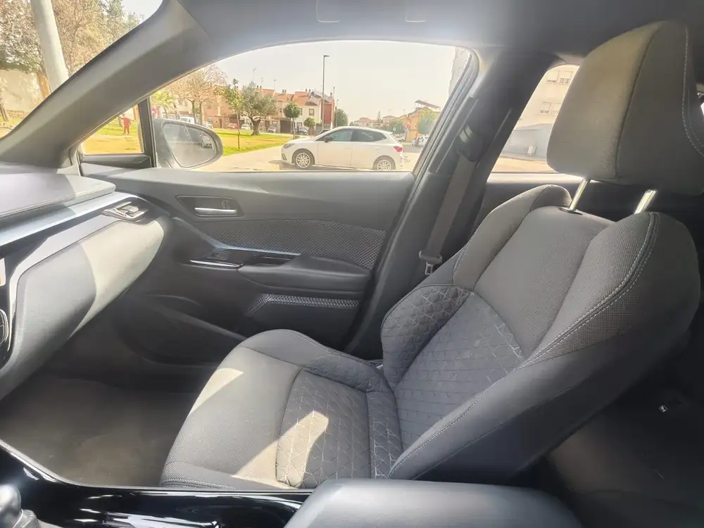 TOYOTA c-hr - Foto 8 | Clidrive