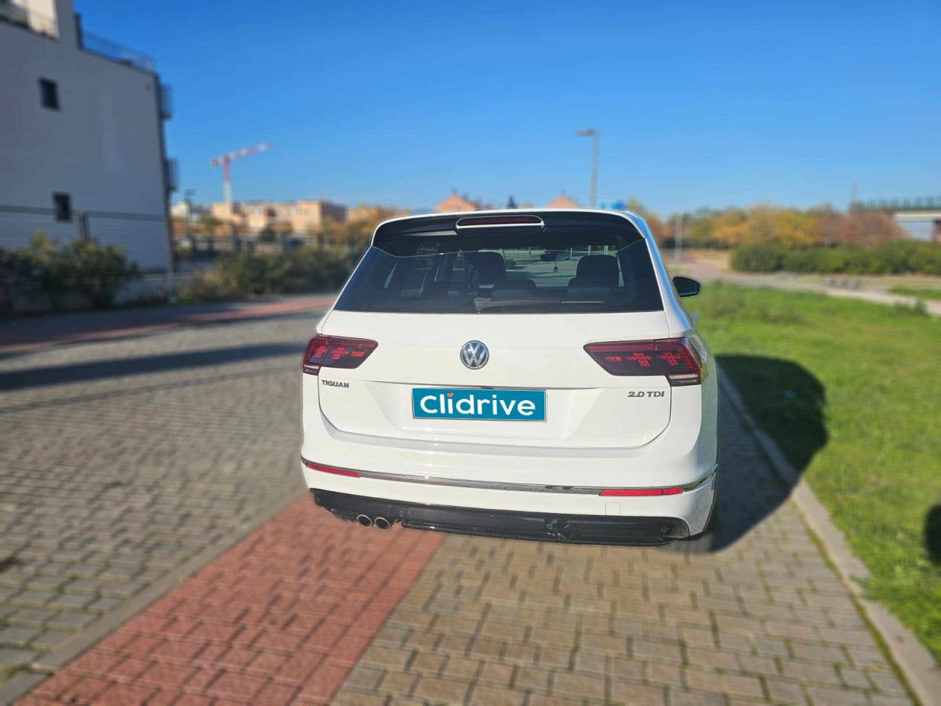 VOLKSWAGEN tiguan