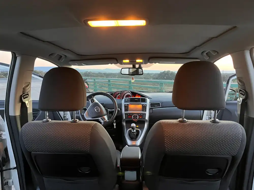 TOYOTA verso - Foto 8 | Clidrive