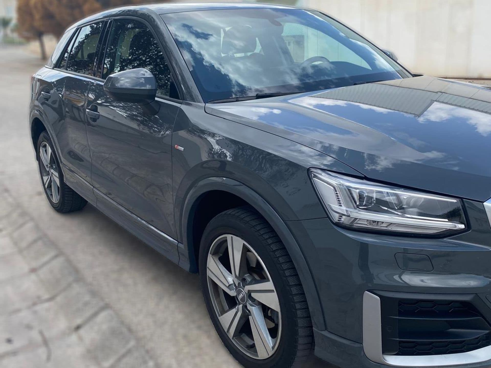 AUDI q2