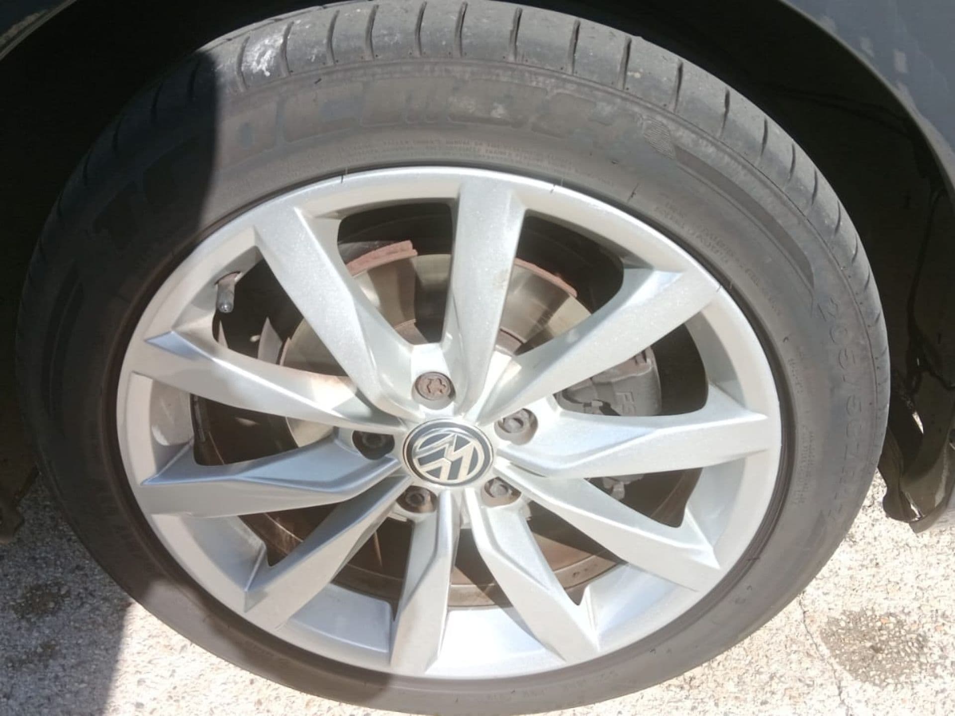 VOLKSWAGEN golf