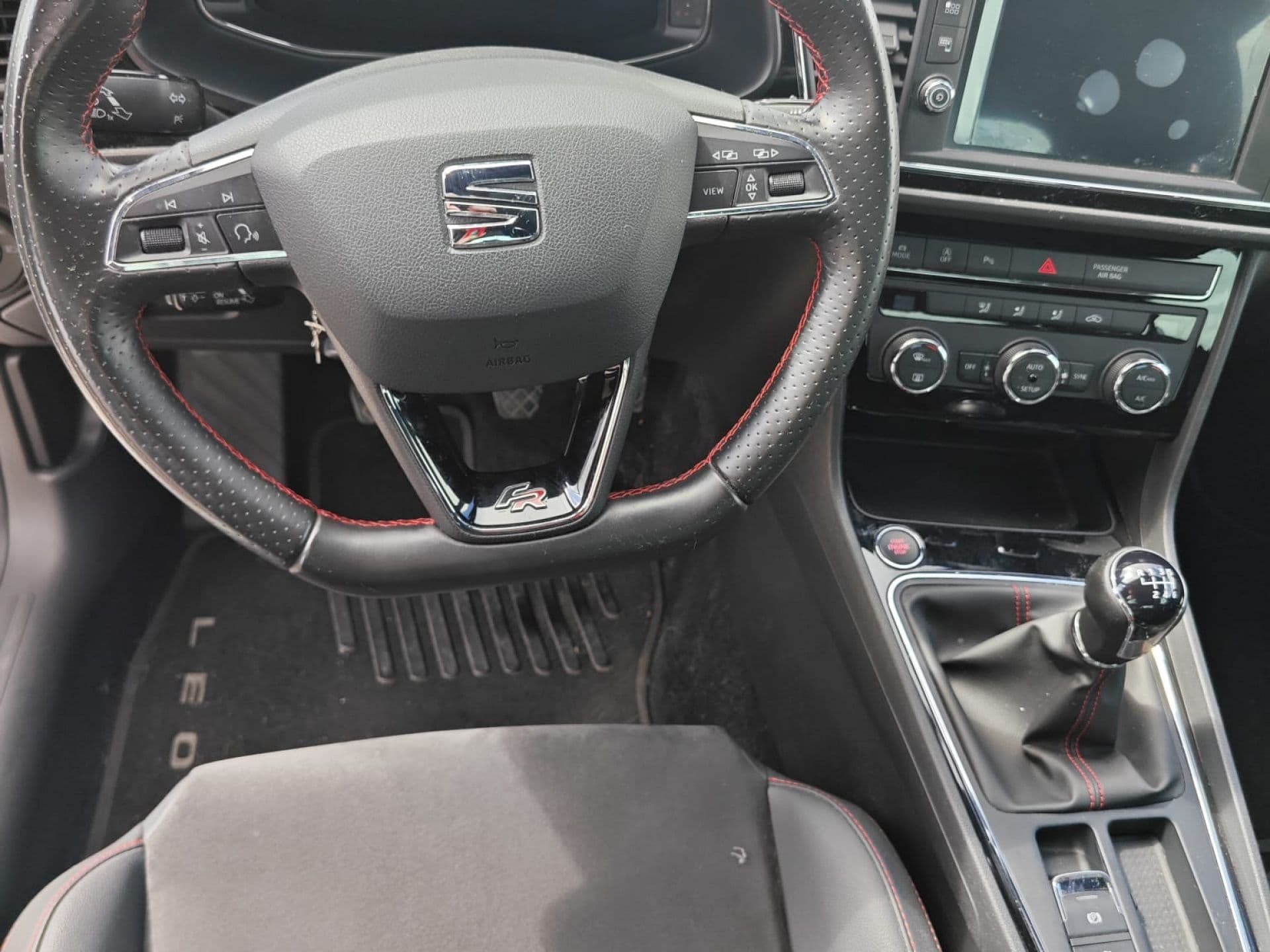 SEAT leon