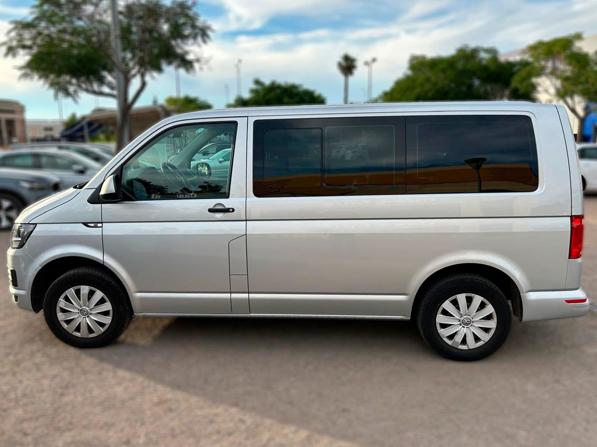 VOLKSWAGEN caravelle