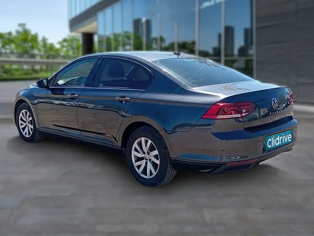 VOLKSWAGEN passat - Foto 6 | Clidrive