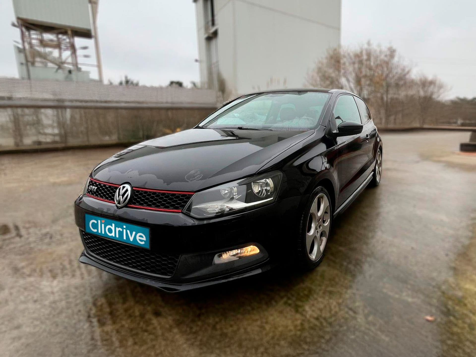 VOLKSWAGEN polo