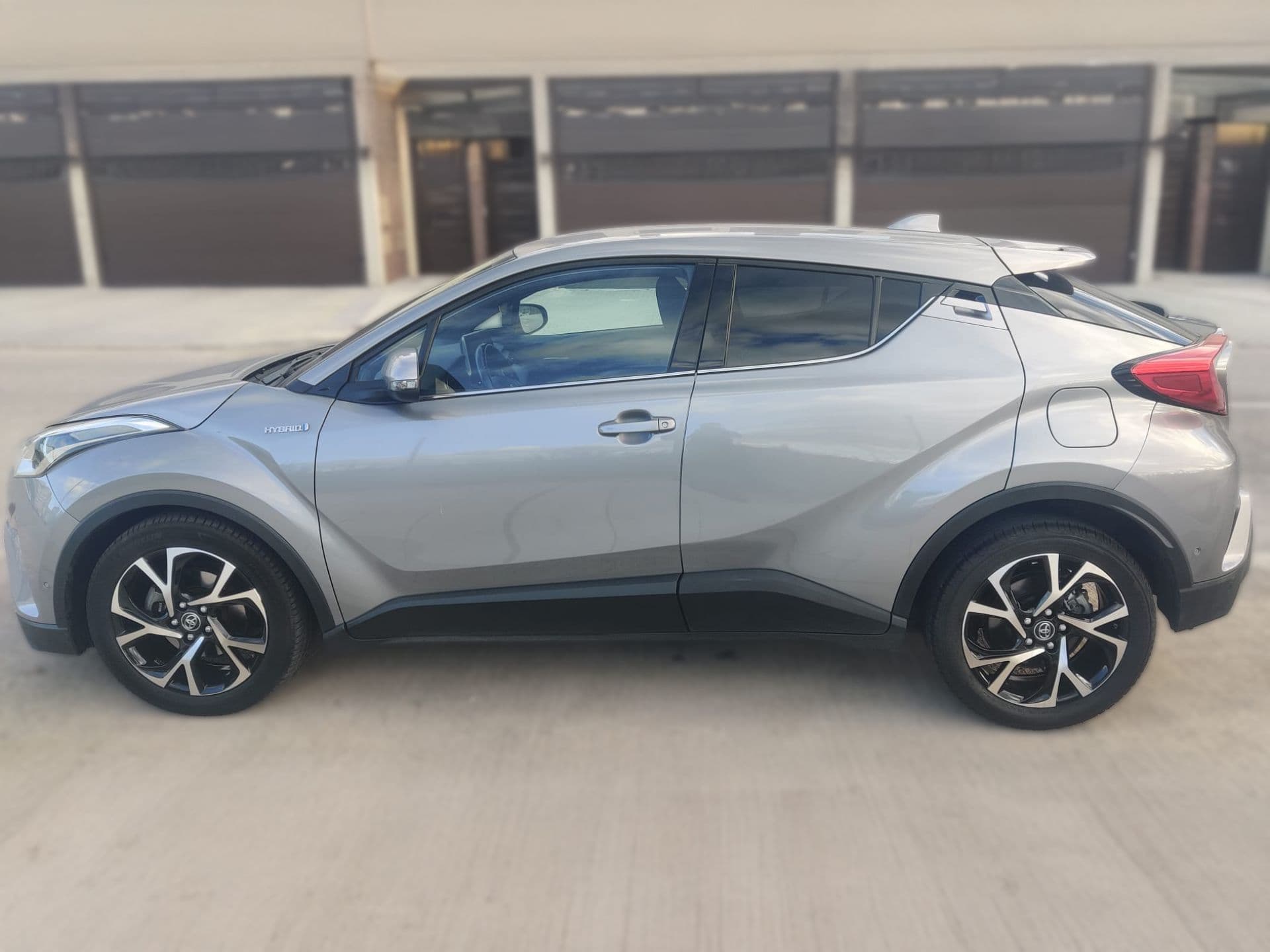 TOYOTA c-hr