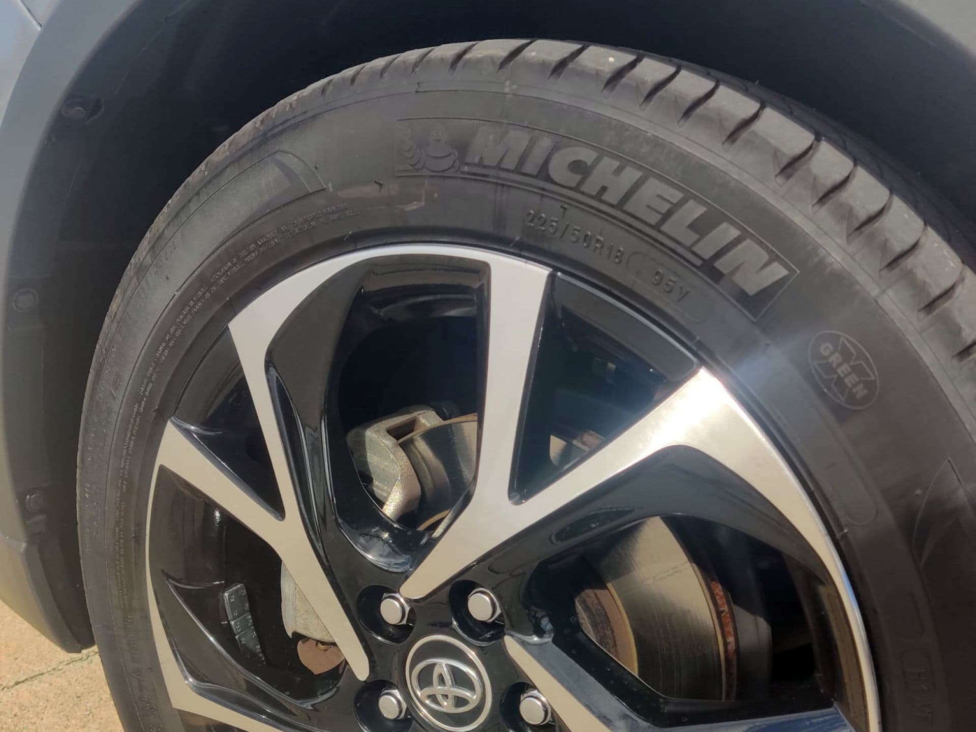TOYOTA c-hr