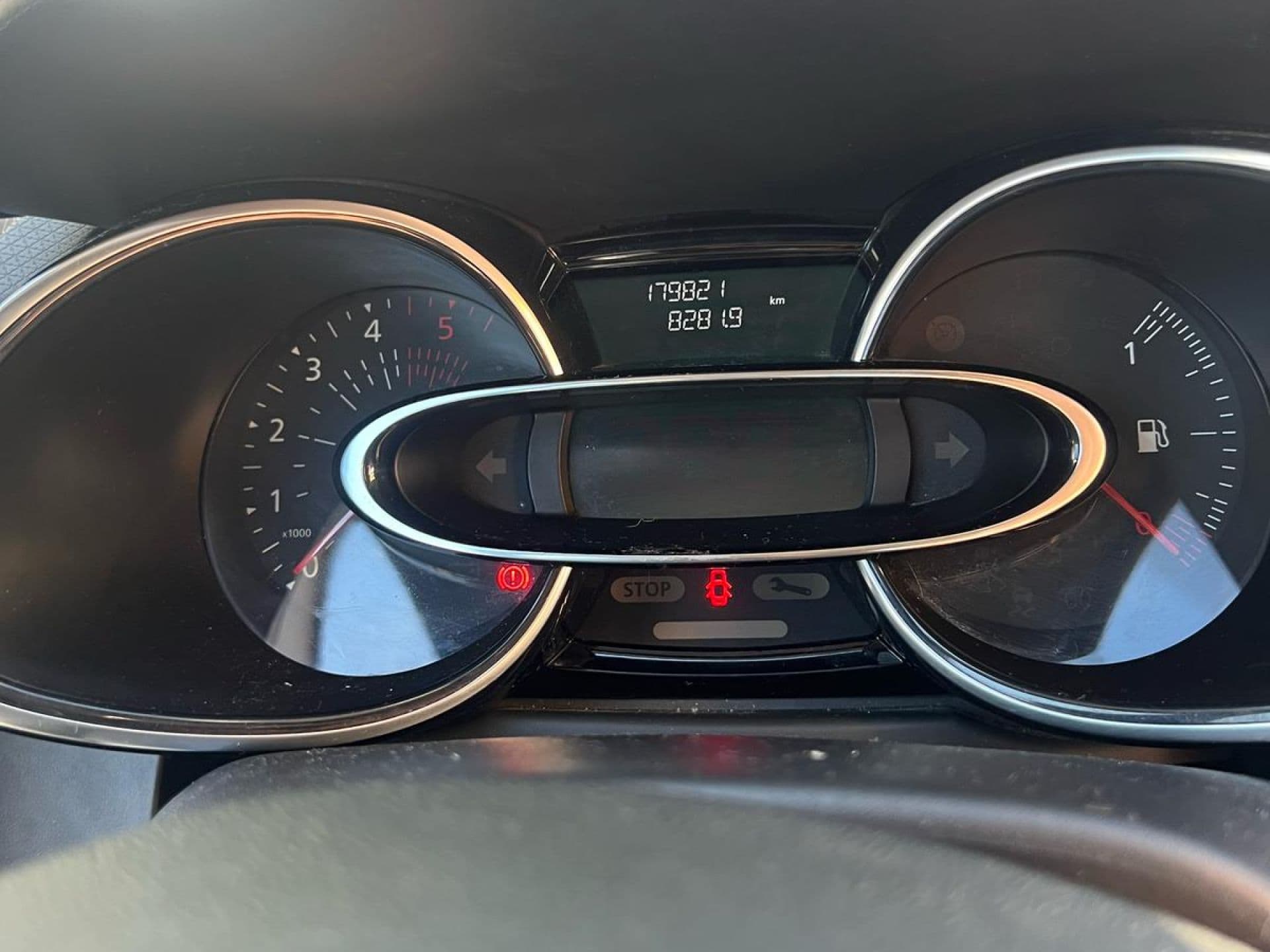 RENAULT clio