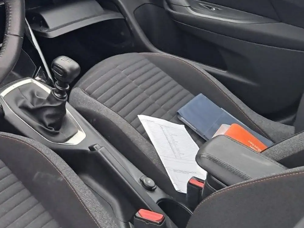 PEUGEOT 2008 - Foto 10 | Clidrive