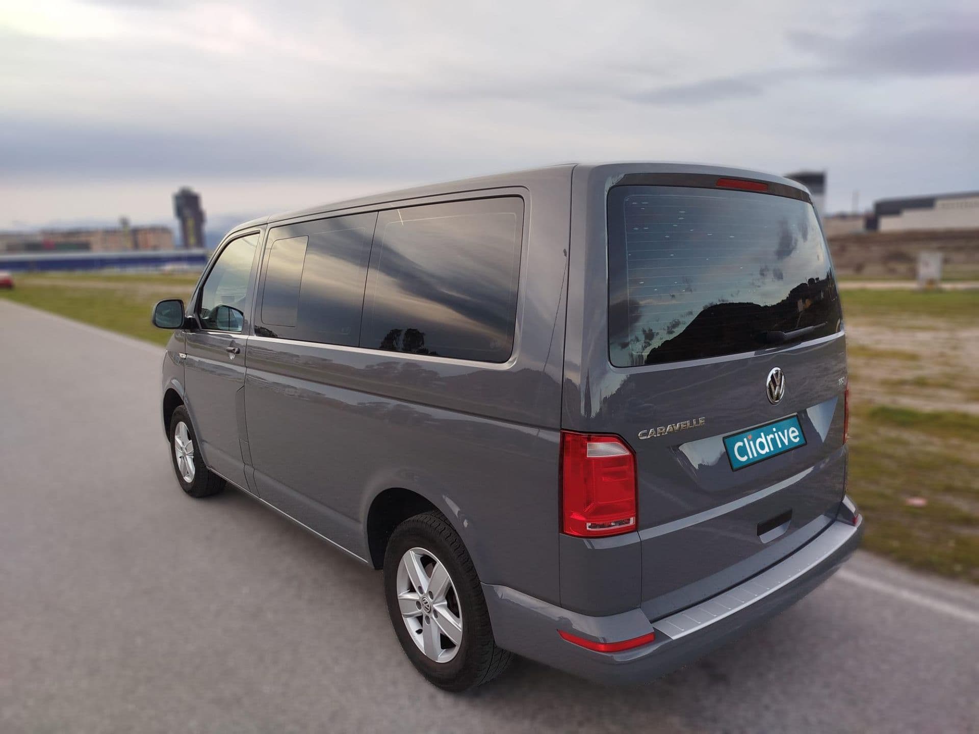 VOLKSWAGEN caravelle