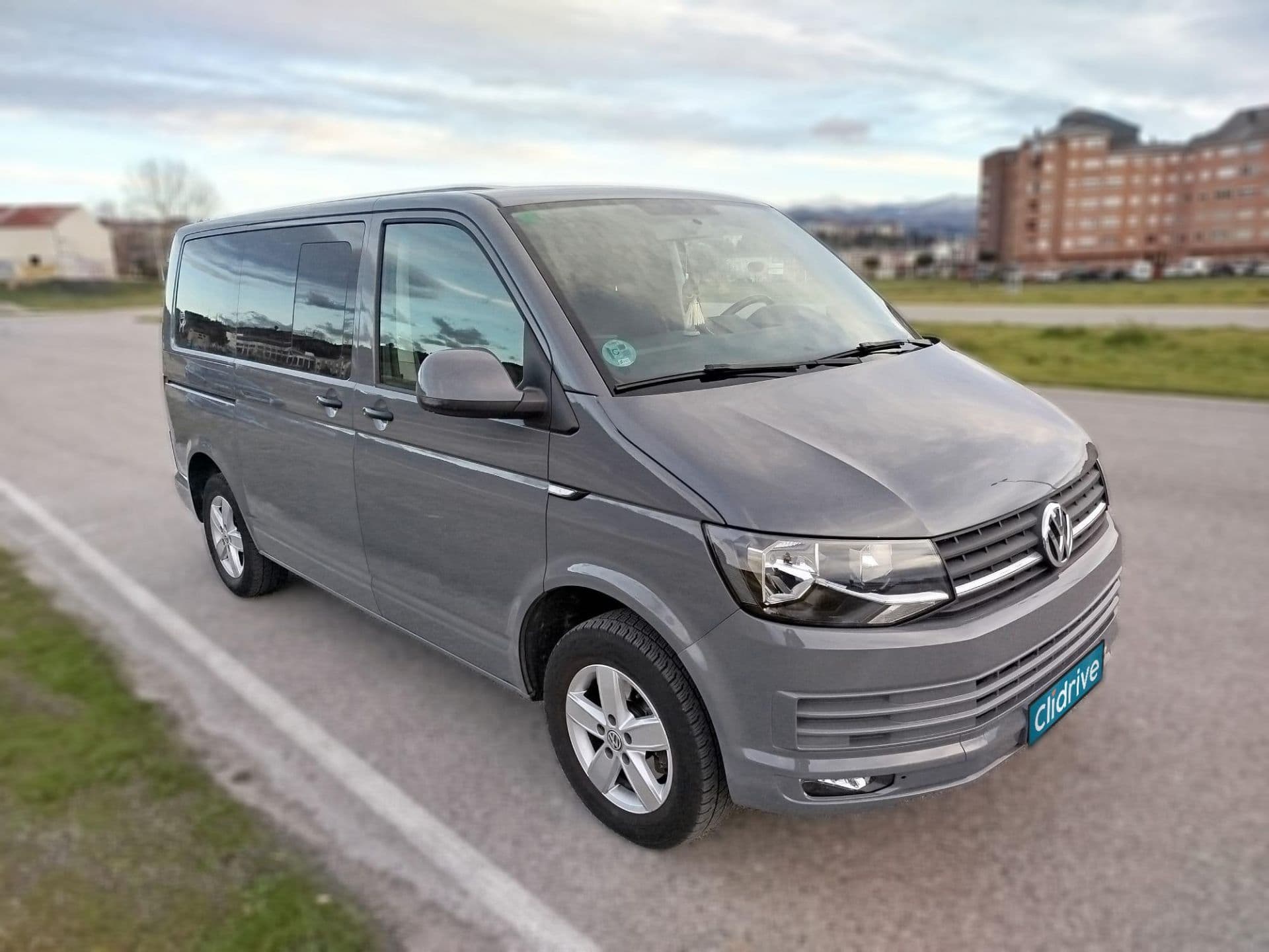 VOLKSWAGEN caravelle