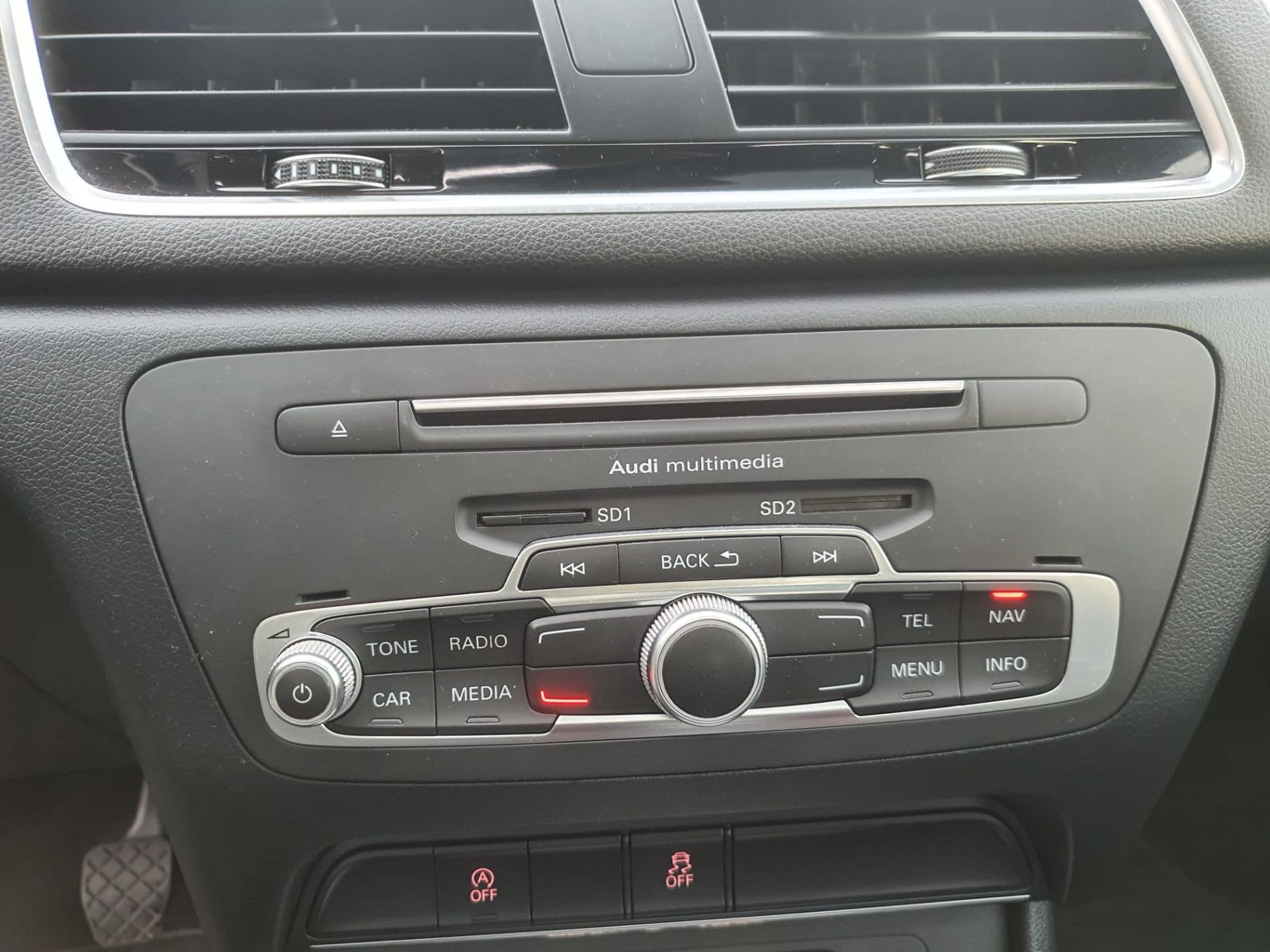 AUDI q3