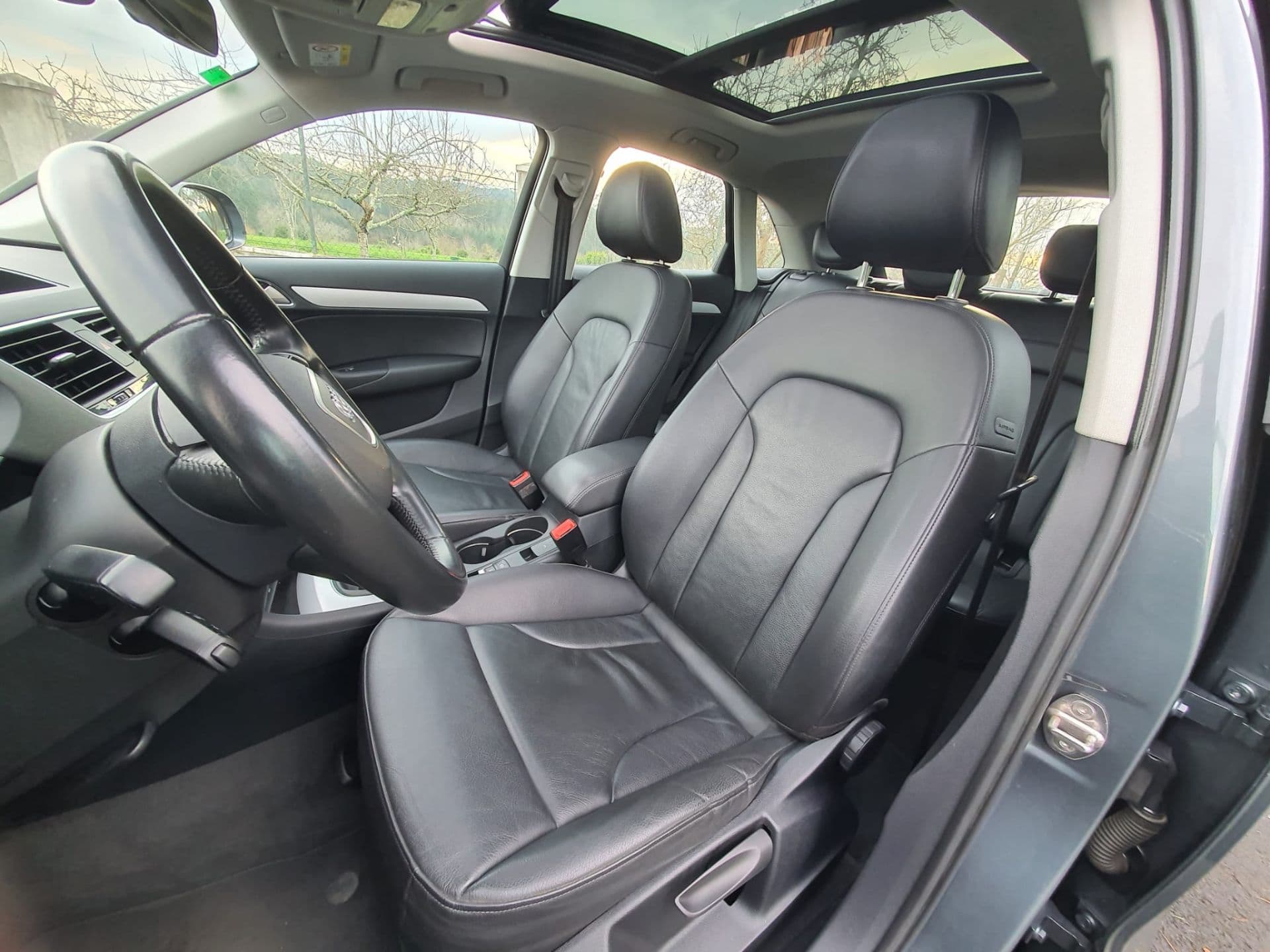 AUDI q3