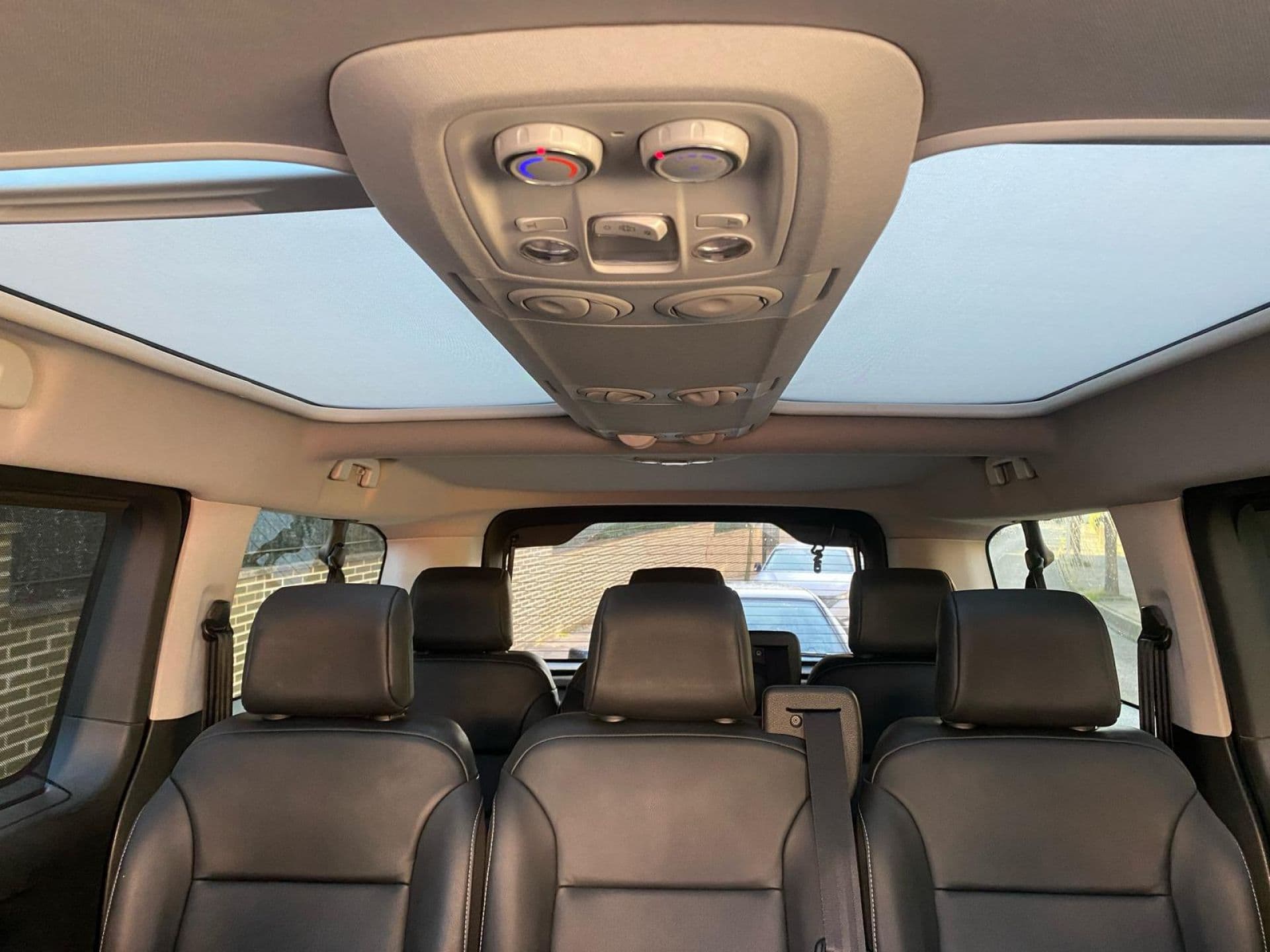 PEUGEOT traveller