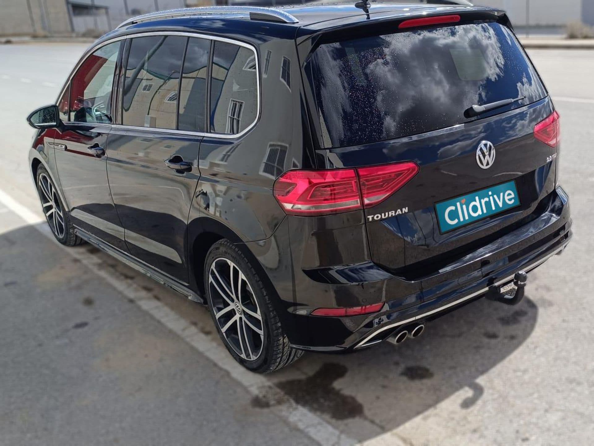 VOLKSWAGEN touran