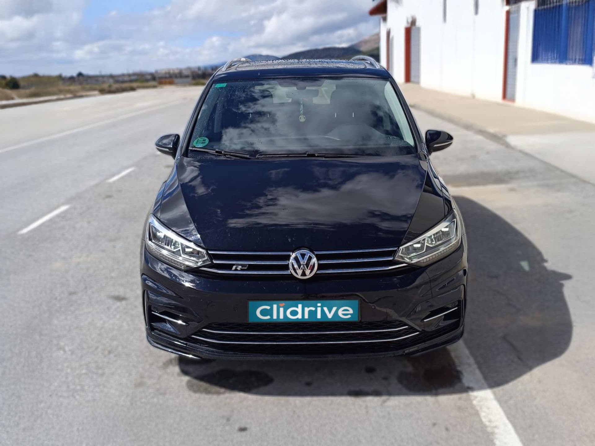 VOLKSWAGEN touran