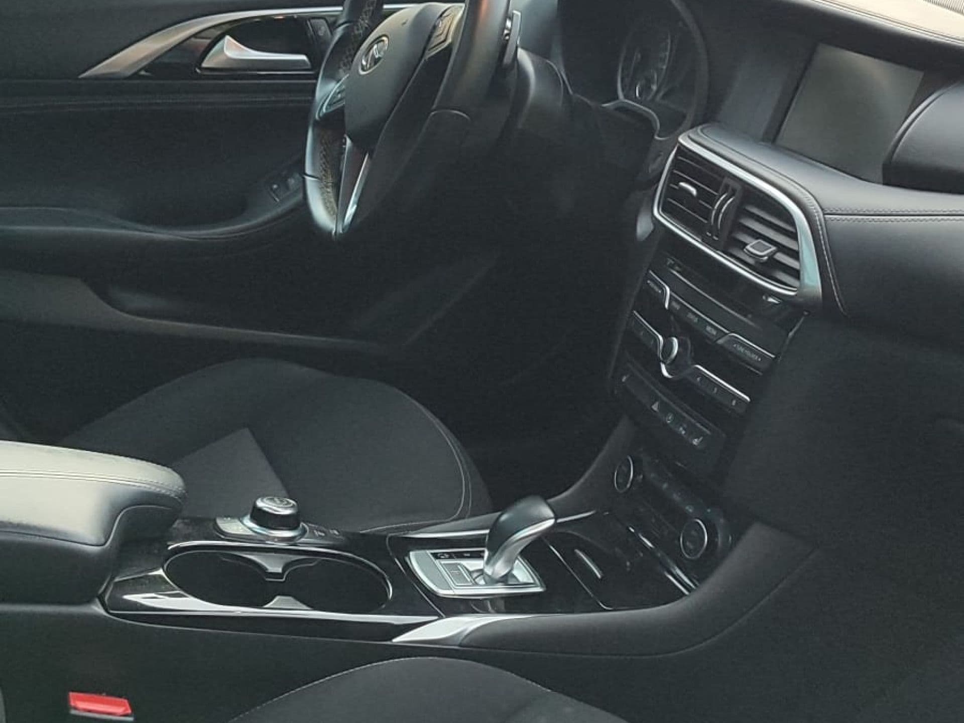 INFINITI qx30