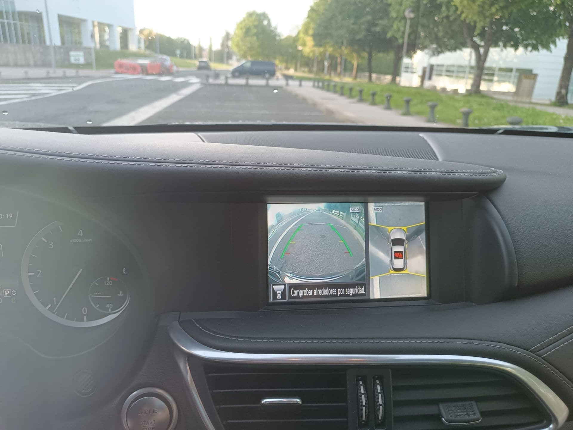INFINITI qx30