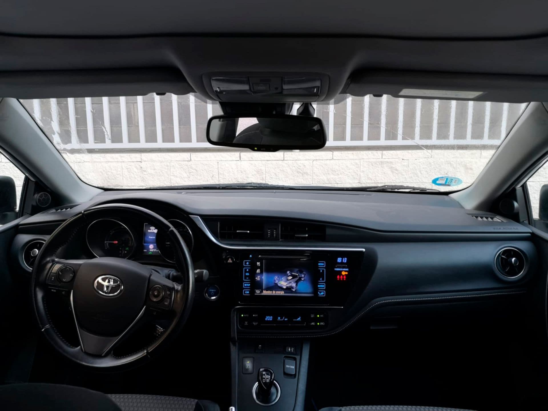 TOYOTA auris