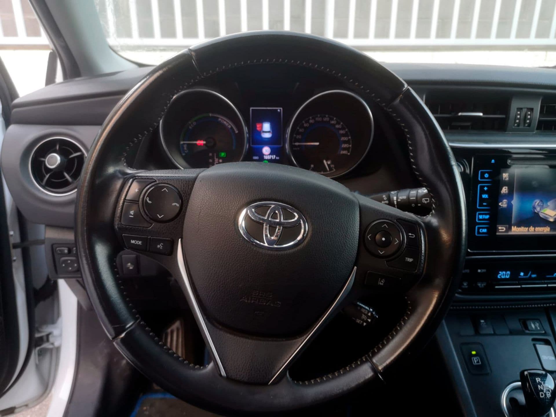 TOYOTA auris