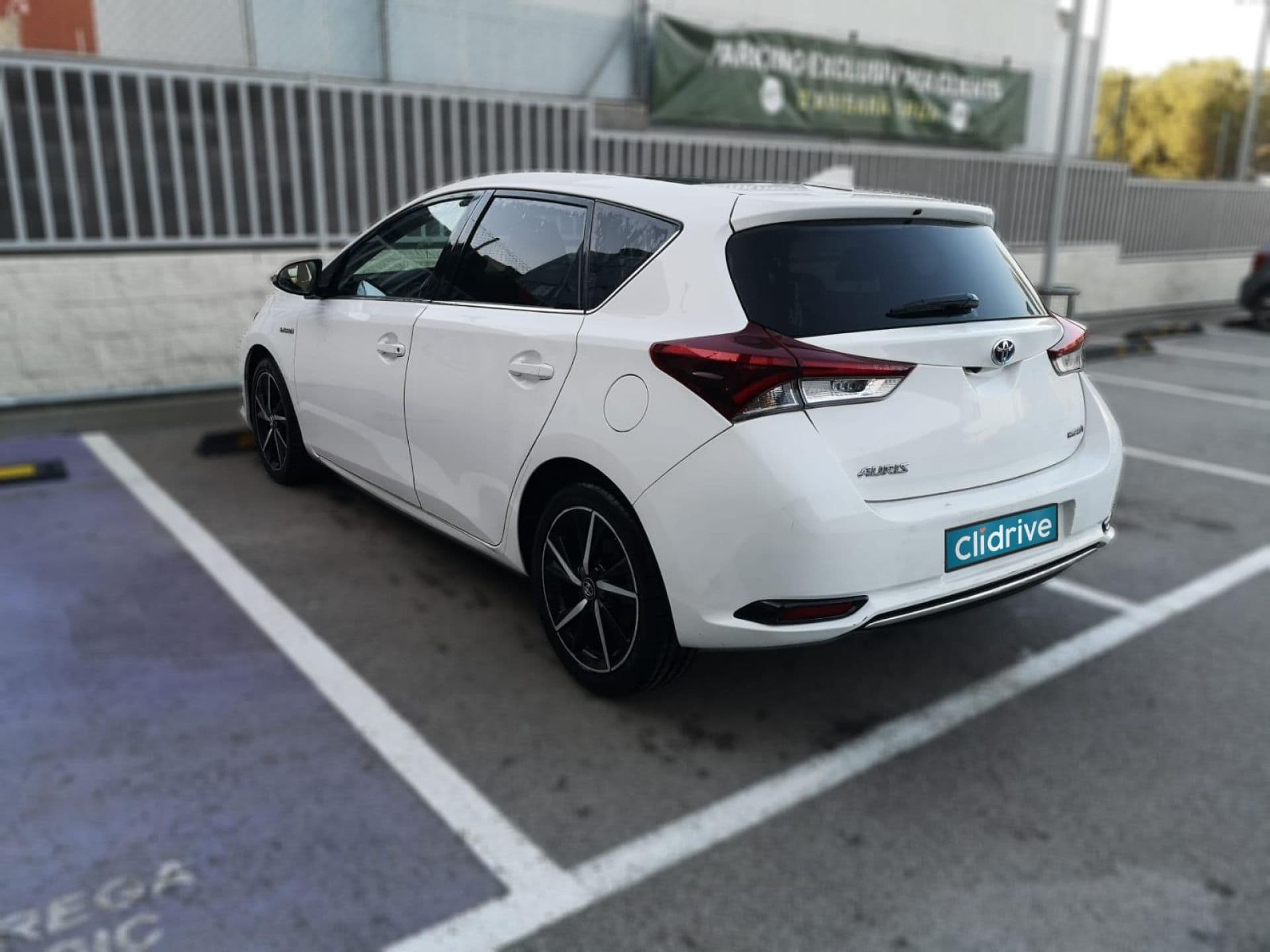 TOYOTA auris