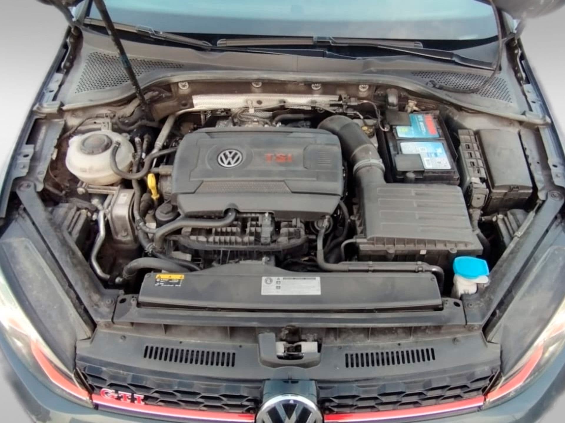 VOLKSWAGEN golf