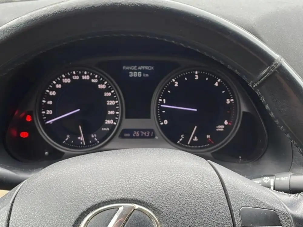 LEXUS is de segunda mano | Clidrive