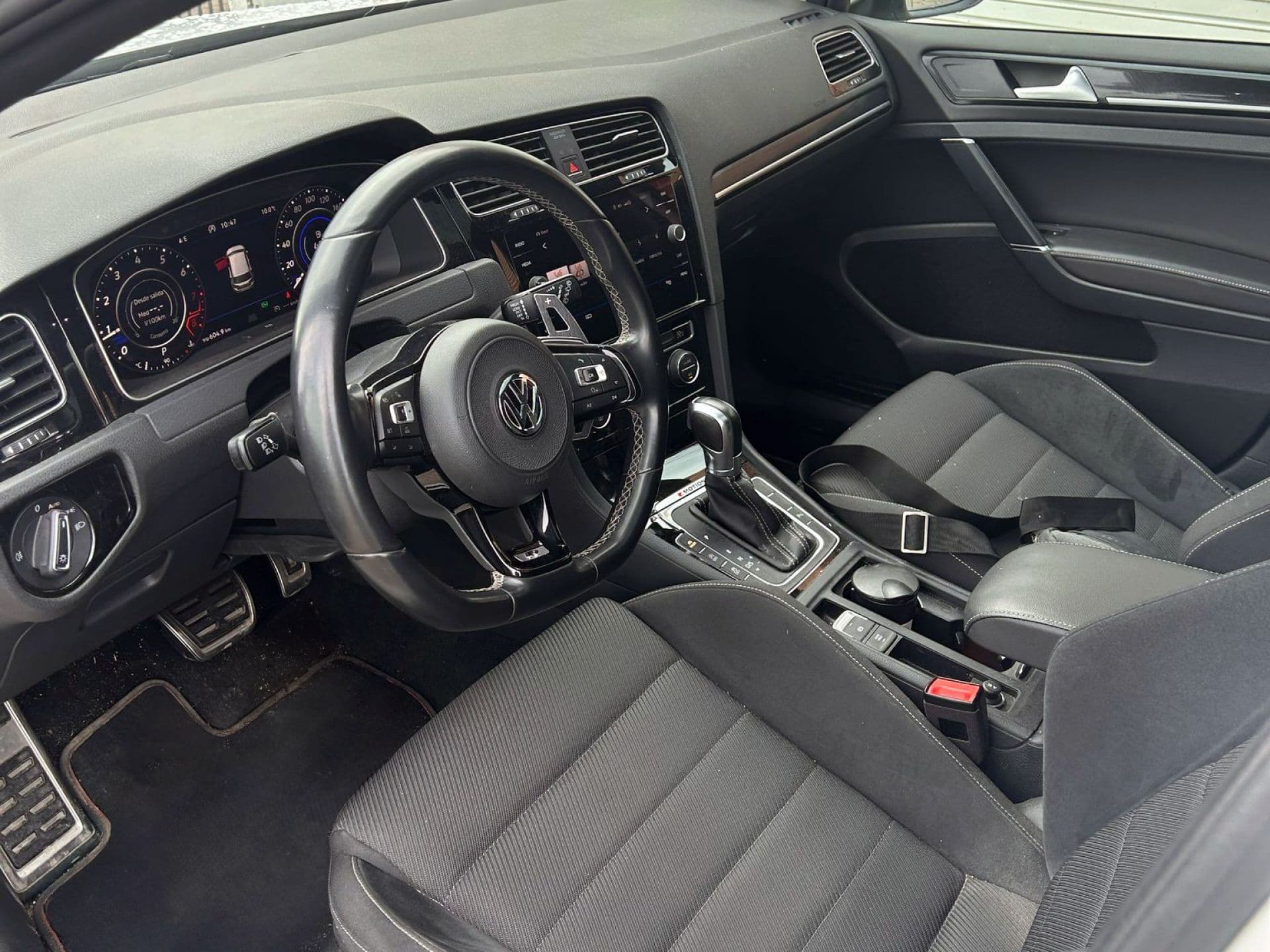 VOLKSWAGEN golf