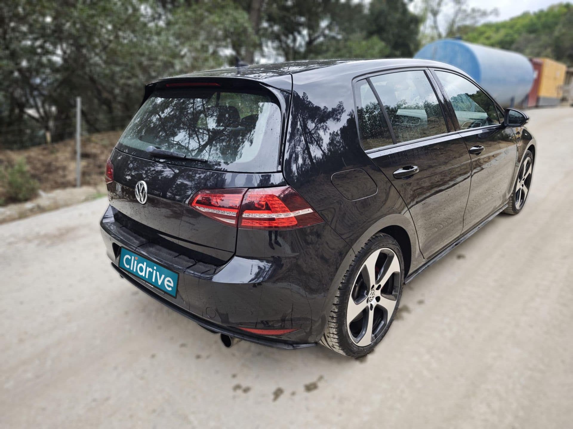 VOLKSWAGEN golf