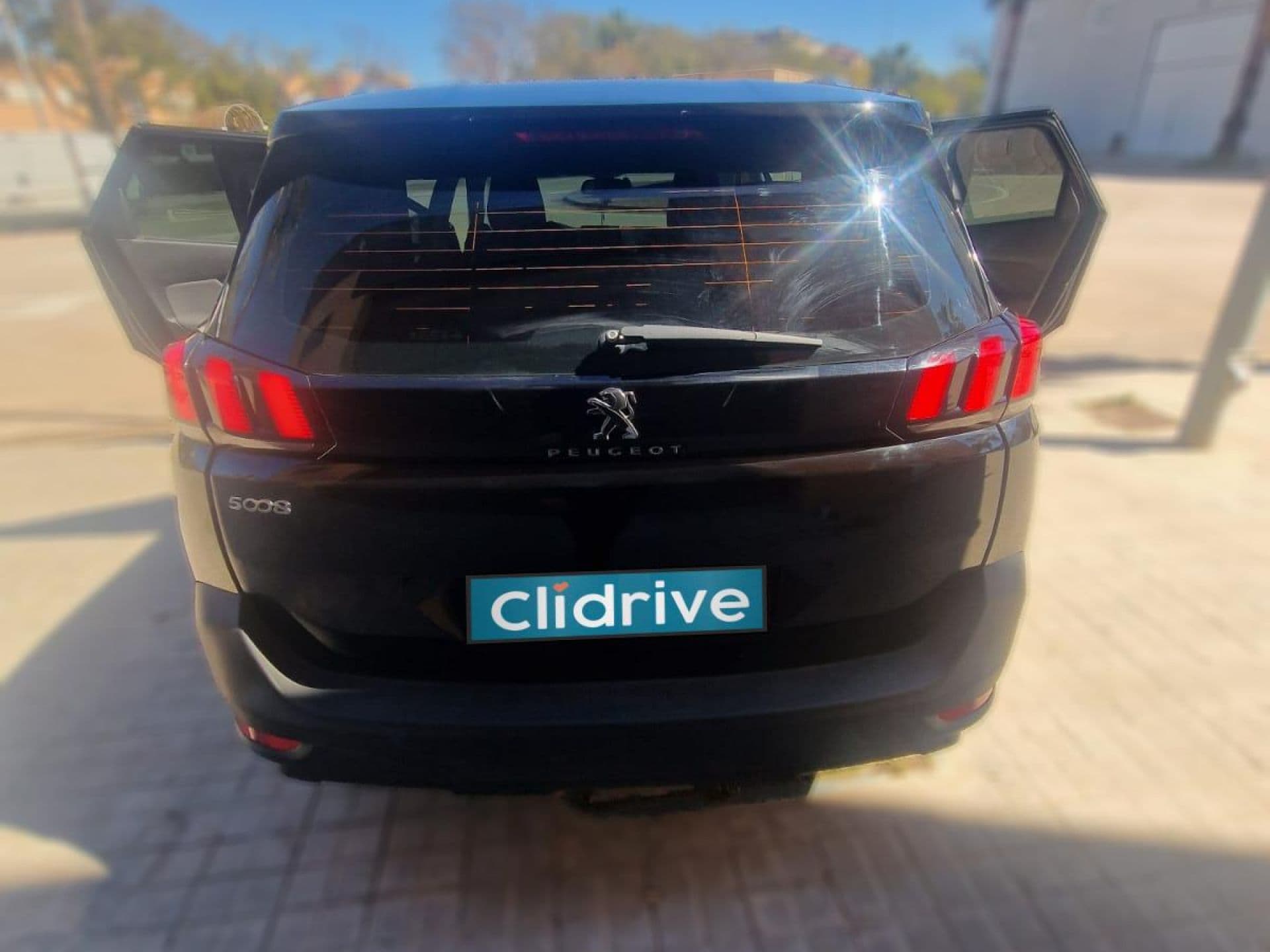 PEUGEOT 5008