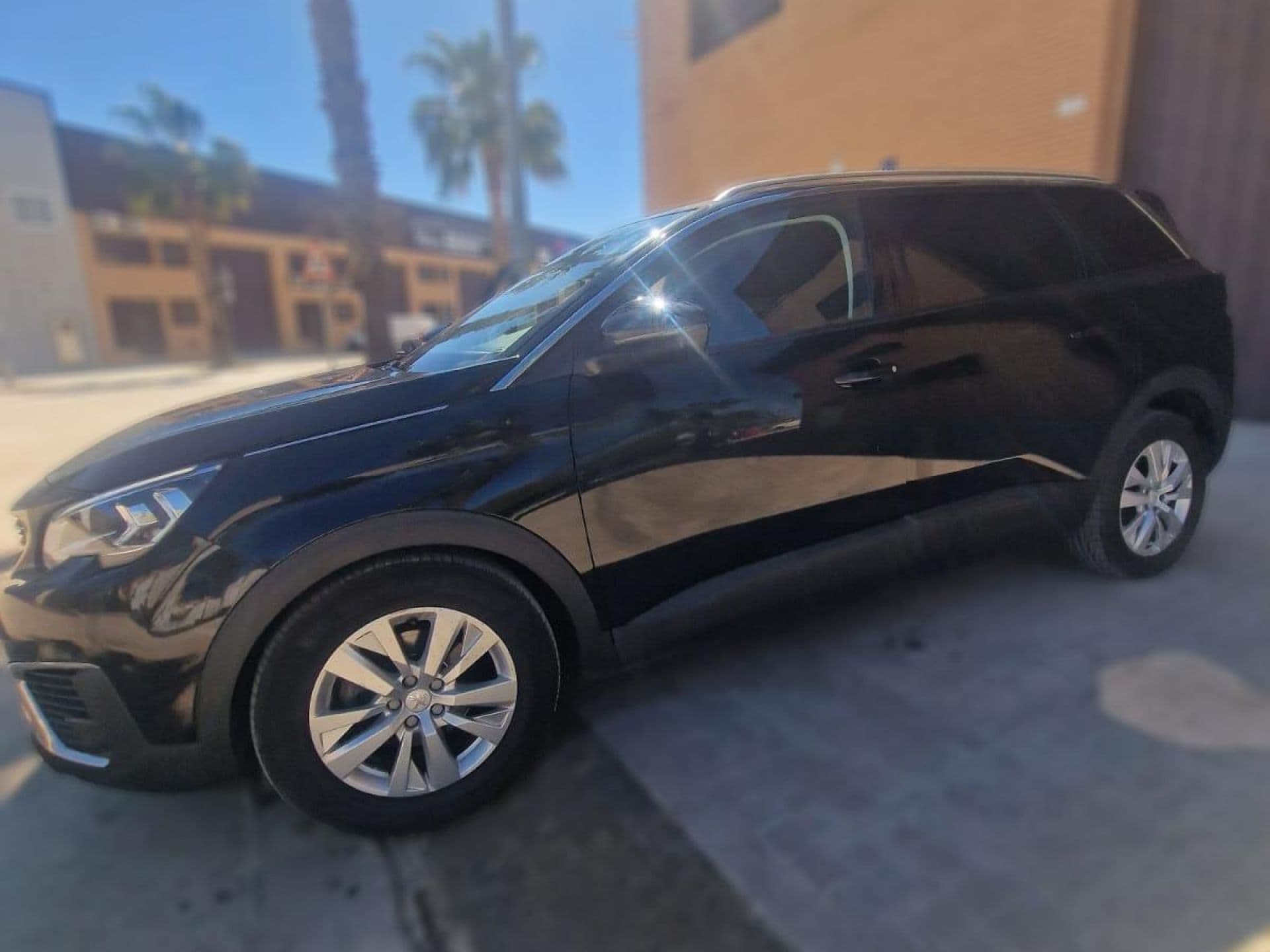 PEUGEOT 5008