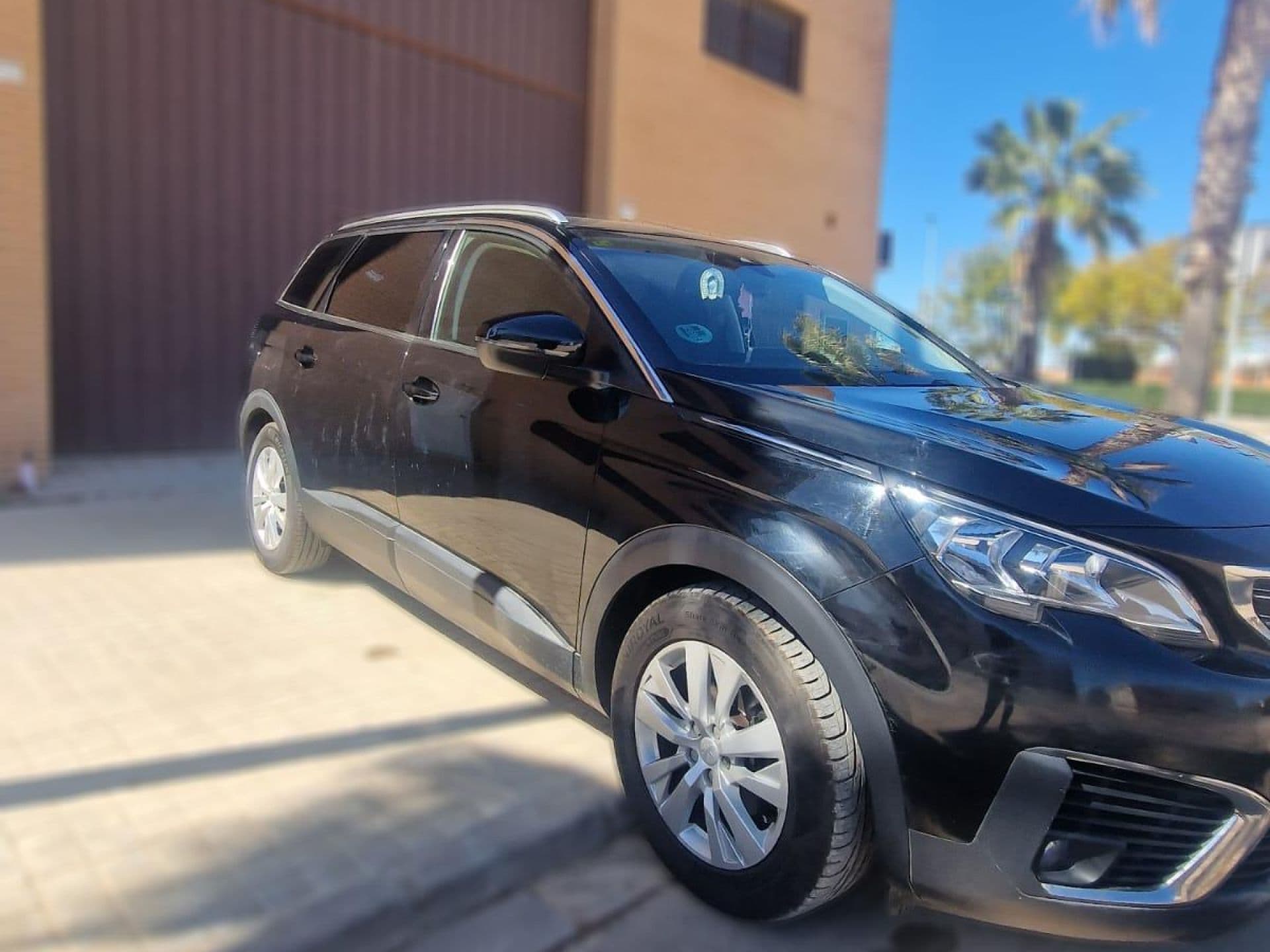 PEUGEOT 5008