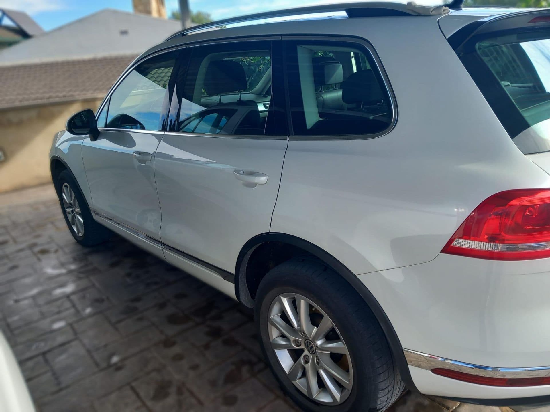 VOLKSWAGEN touareg