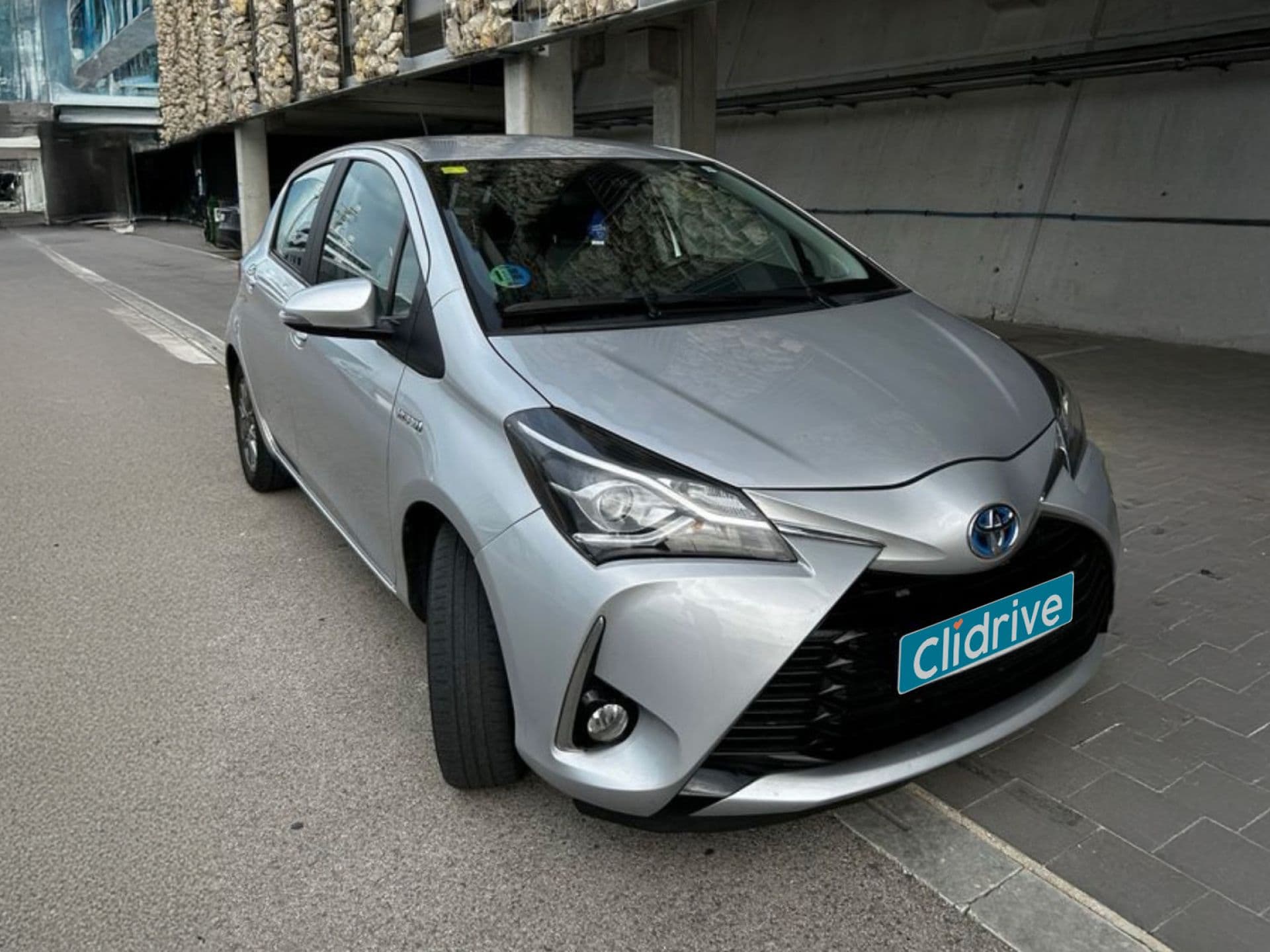 TOYOTA yaris