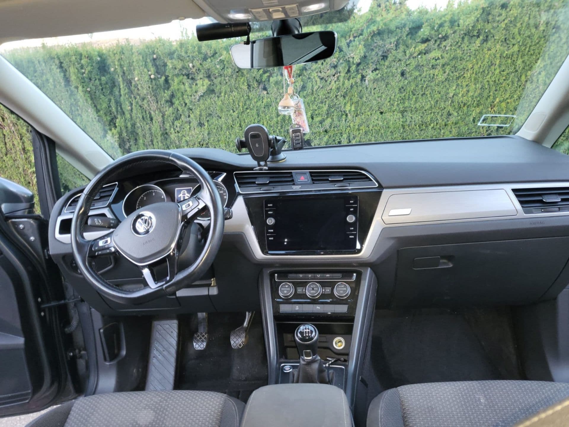 VOLKSWAGEN touran