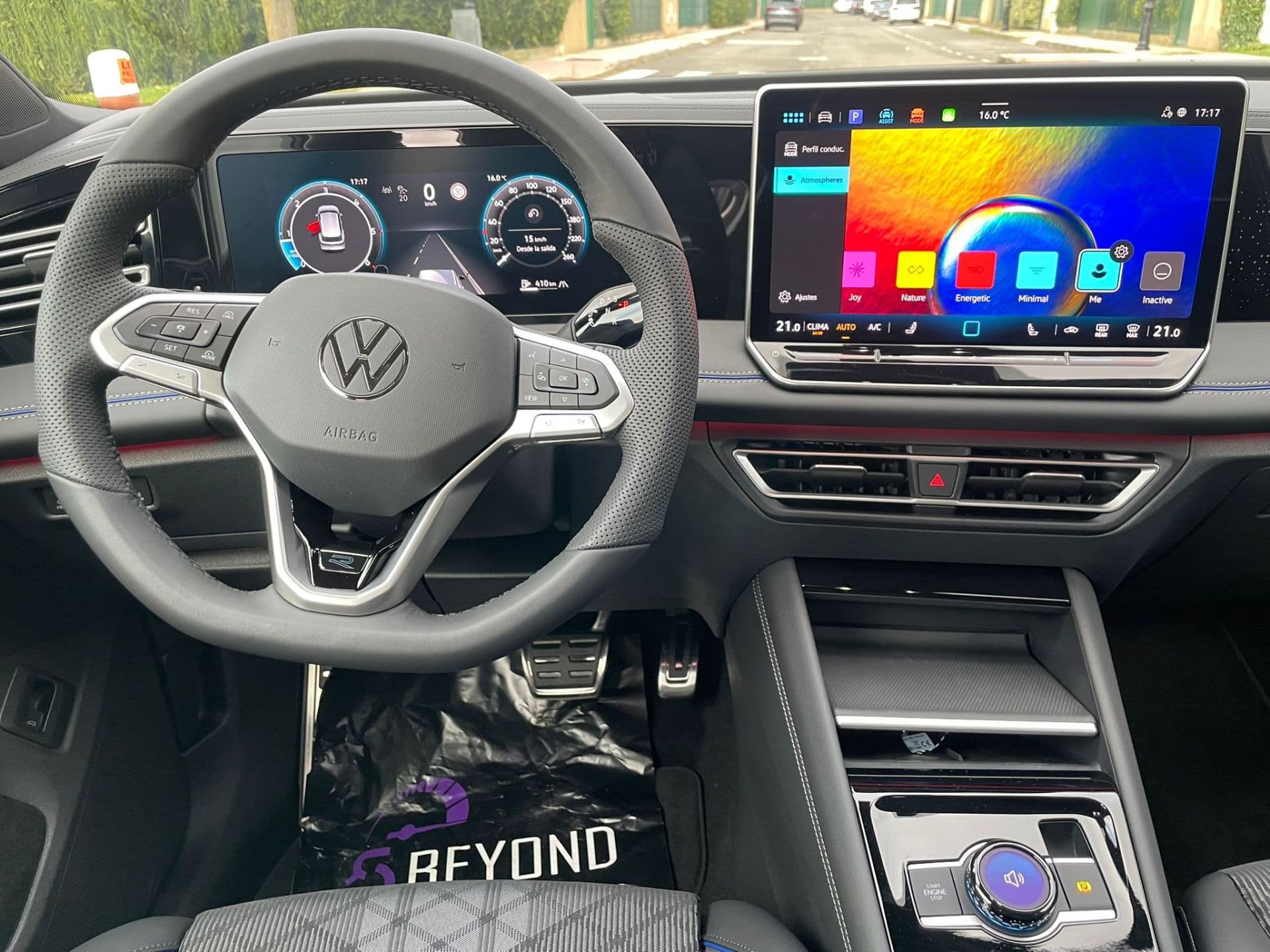 VOLKSWAGEN tiguan