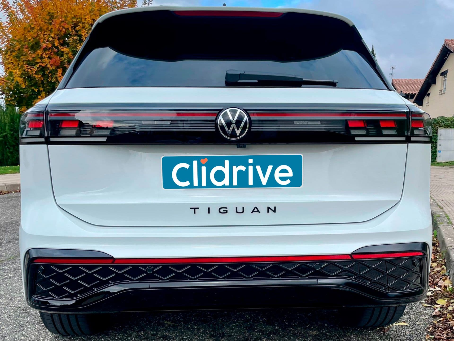 VOLKSWAGEN tiguan