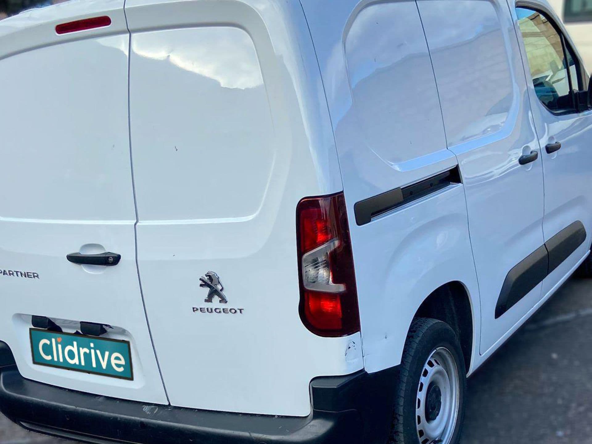 PEUGEOT partner