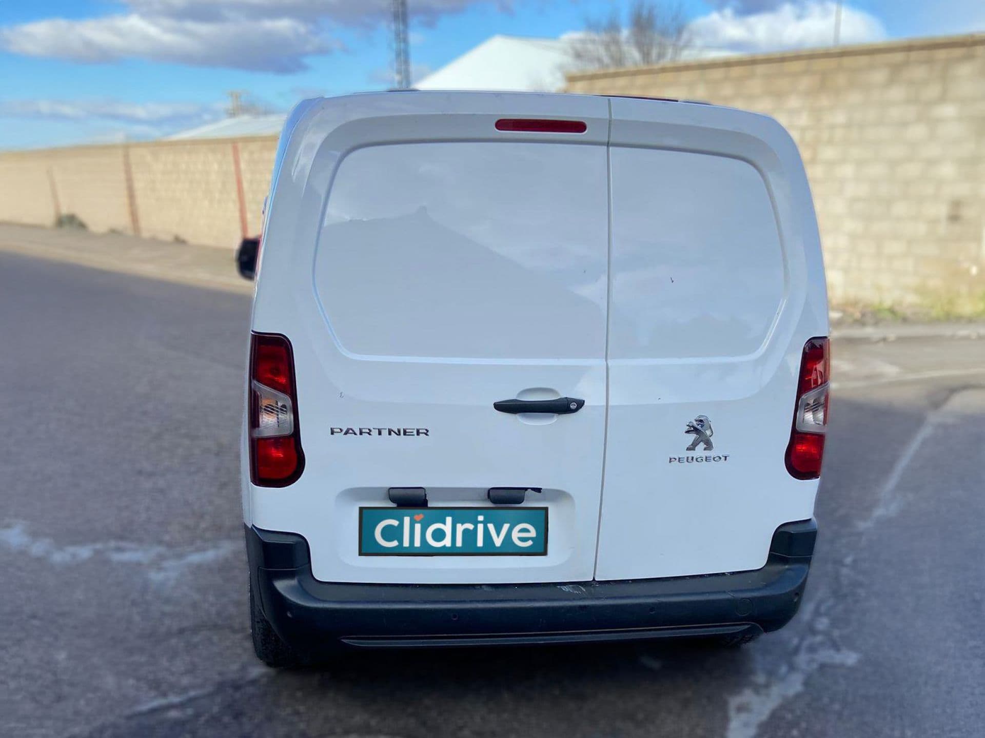PEUGEOT partner