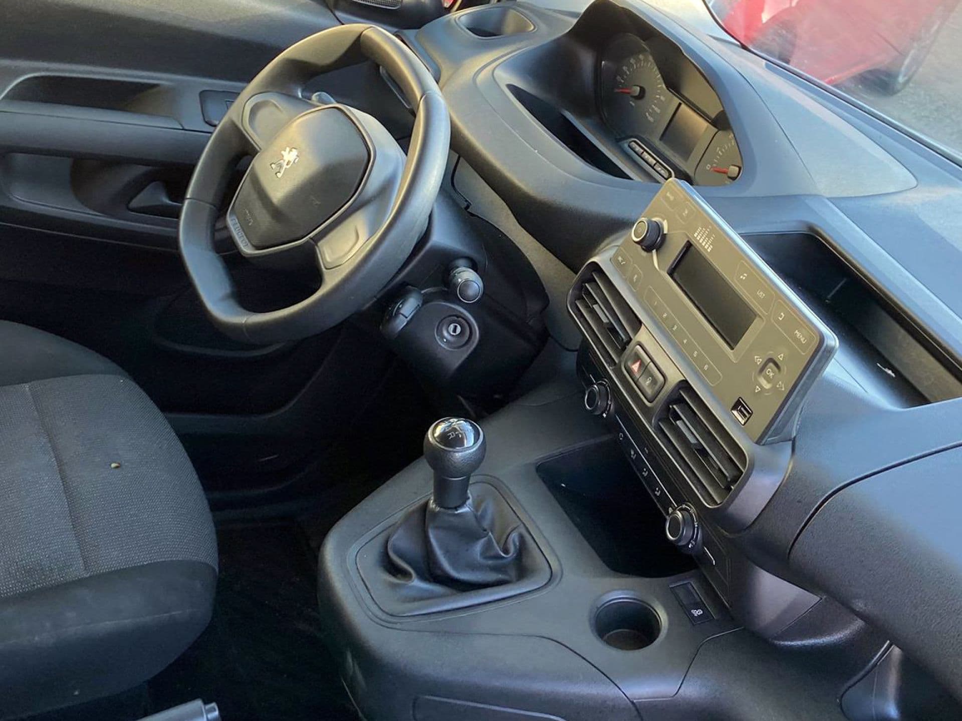 PEUGEOT partner