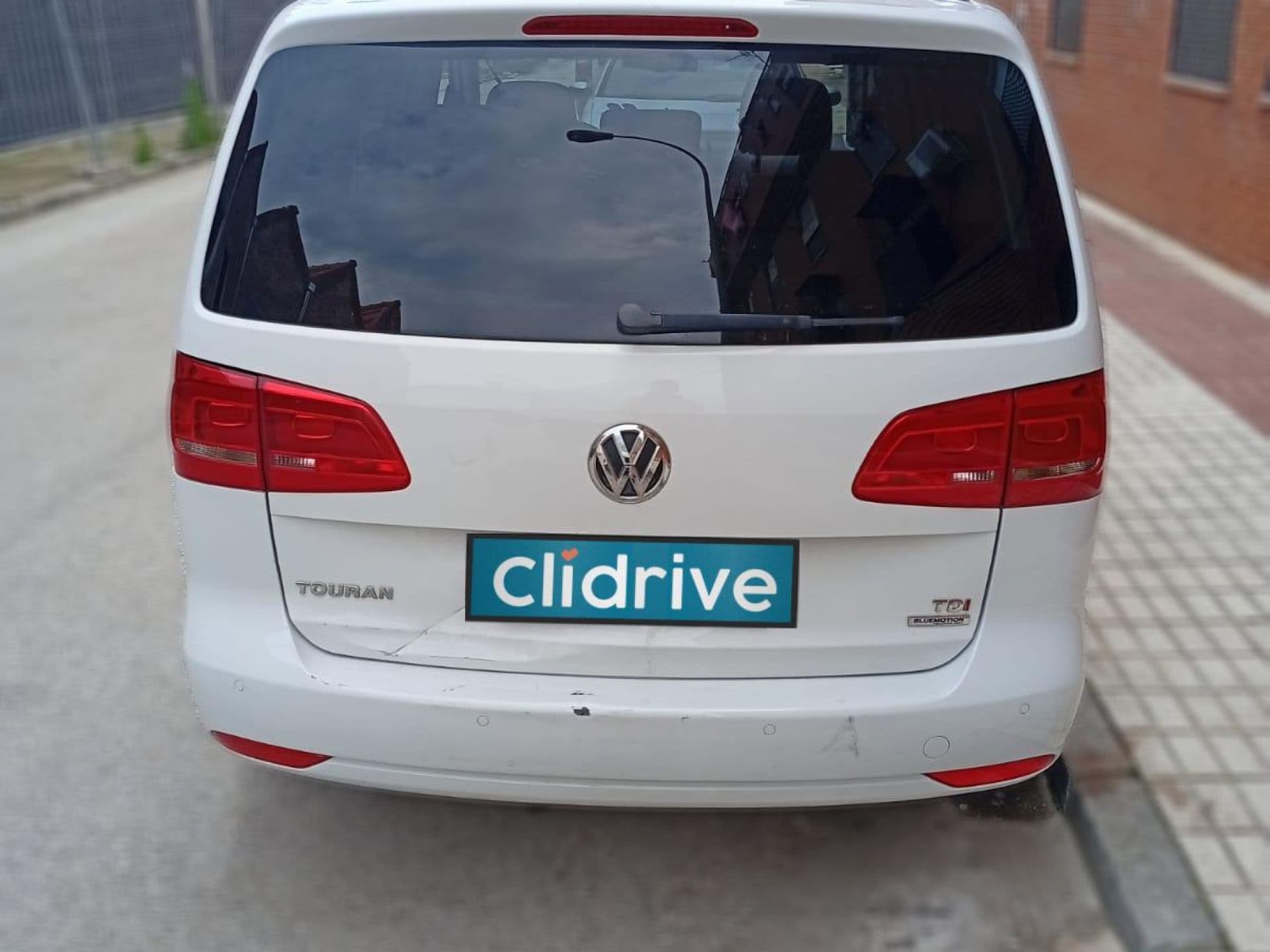 VOLKSWAGEN touran