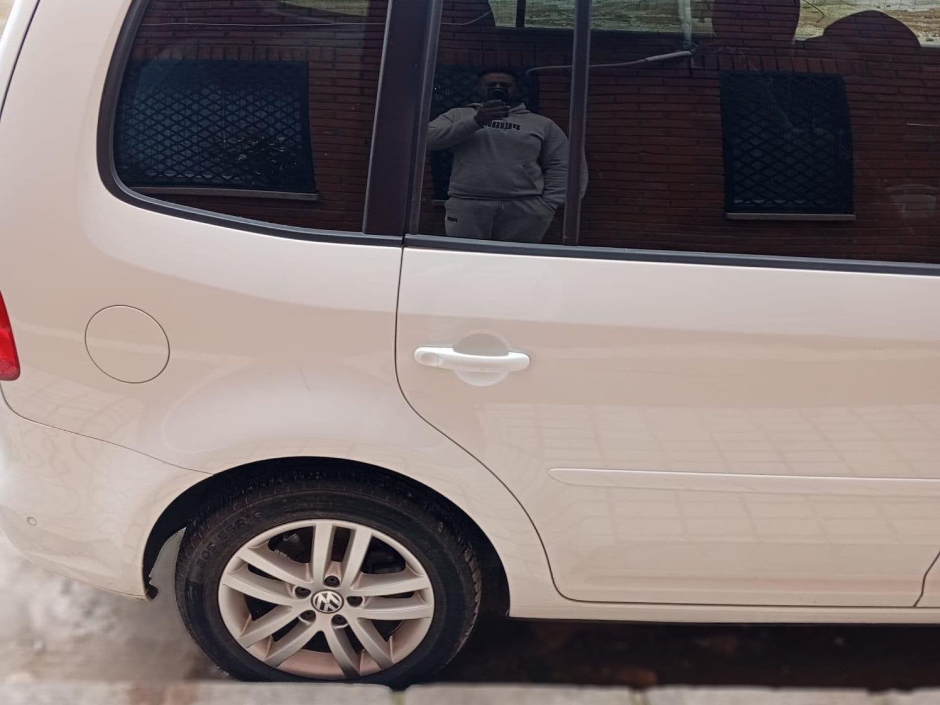 VOLKSWAGEN touran
