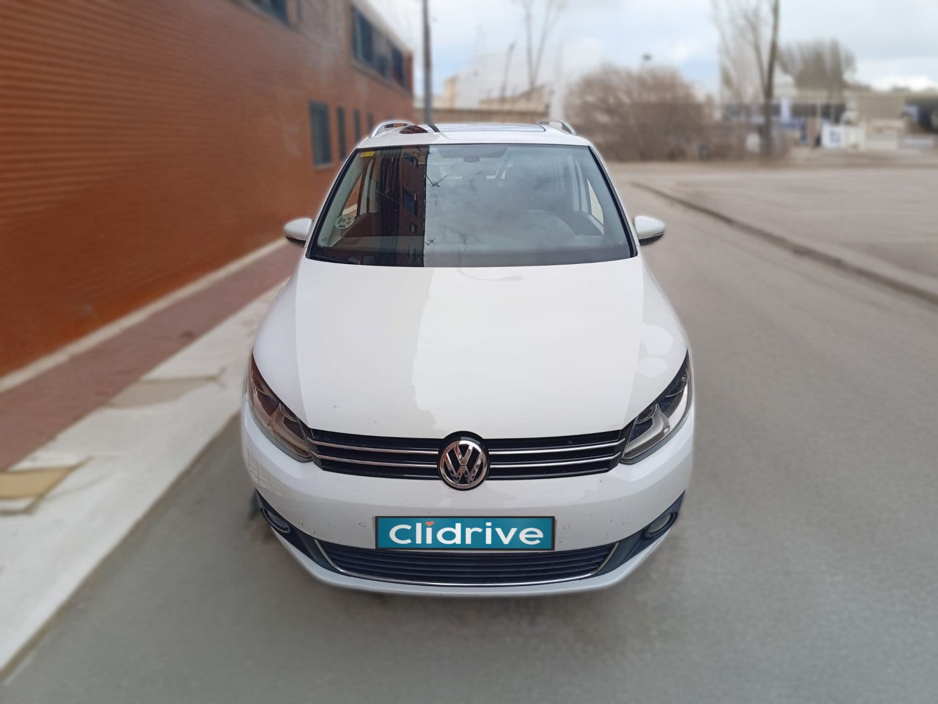VOLKSWAGEN touran